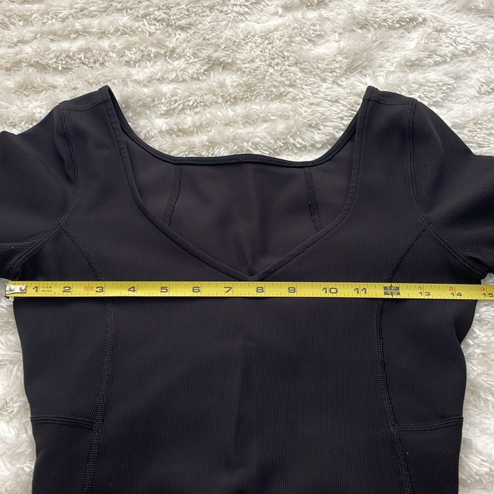 Lululemon Ribbed Contoured V-Neck SS Top - Picture 3 of 3